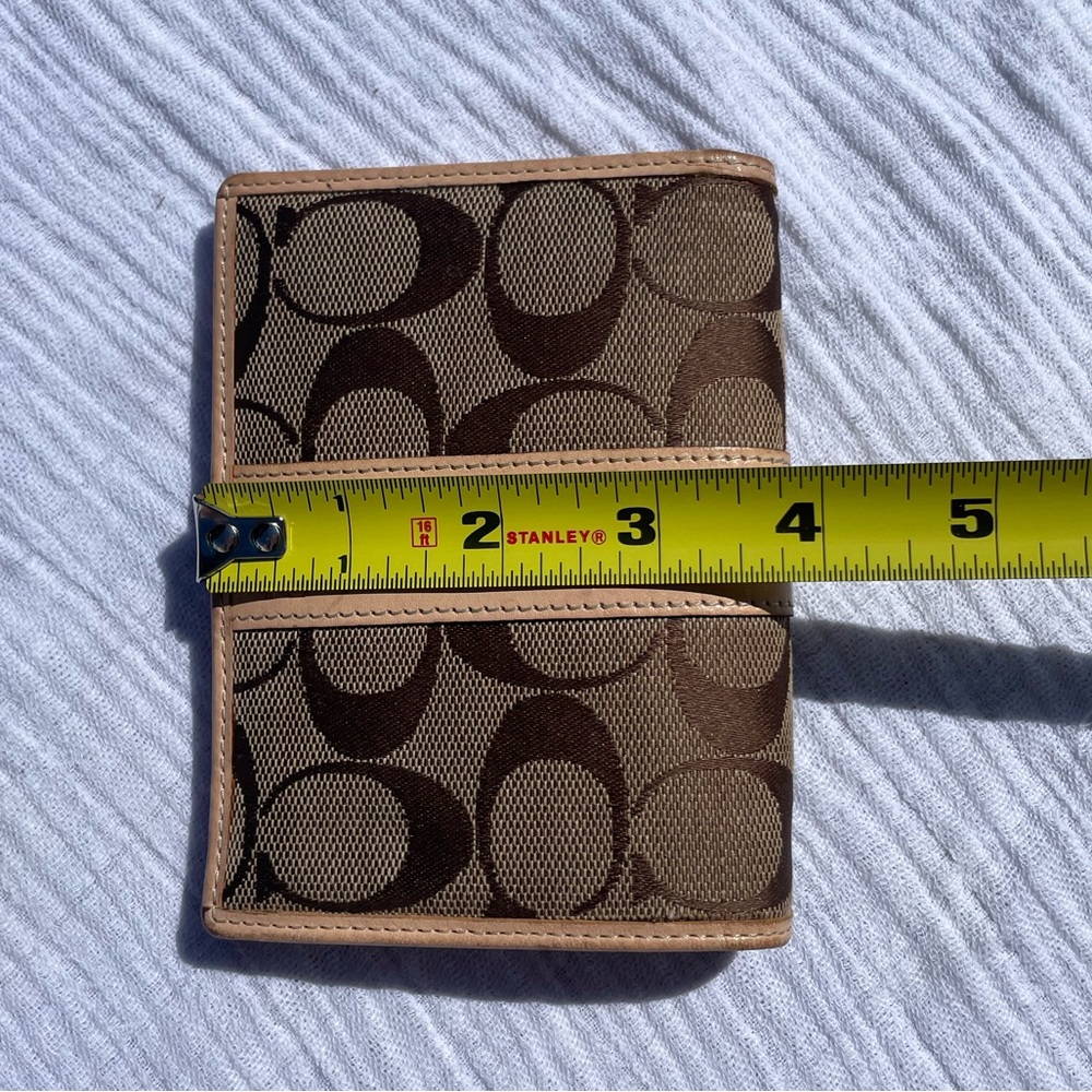 Vintage Signature Coach Wallet - Picture 10 of 11